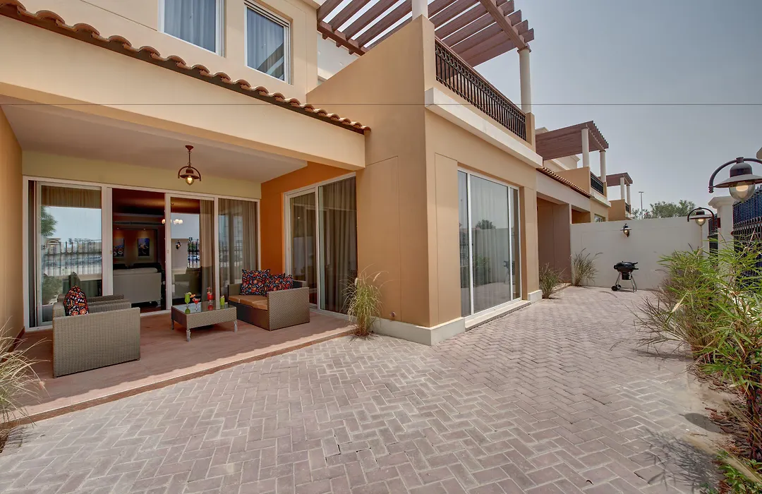 J5 Villas Holiday Homes Barsha Gardens-1